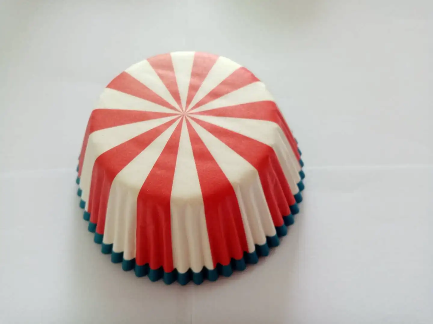 50pcs Animal Pattern Cupcake Liners – White Cow, Zebra, Leopard, Camouflage & Stripes – Greaseproof Baking Cups for Family, Birthdays, Christmas, Parties, Muffins & Cake Holders - 图片 27