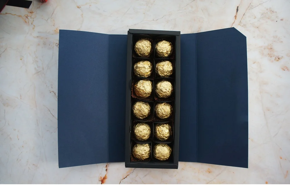 Chocolate Paper Gift Box – Perfect for Valentine's Day, Christmas, Birthdays, and Parties. Ideal for packing chocolates, small gifts, or treats with a festive and elegant presentation design. 9