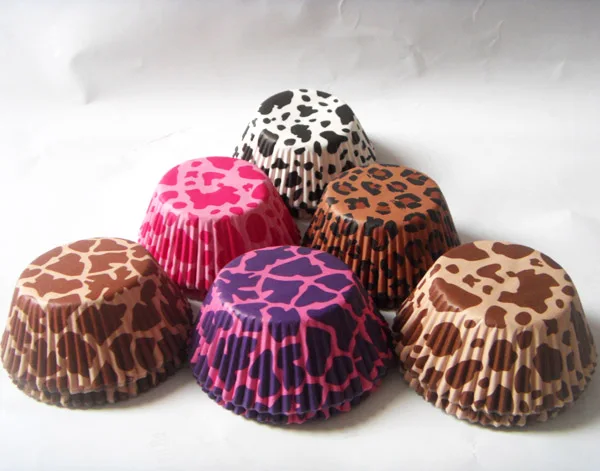 50pcs Animal Pattern Cupcake Liners – White Cow, Zebra, Leopard, Camouflage & Stripes – Greaseproof Baking Cups for Family, Birthdays, Christmas, Parties, Muffins & Cake Holders
