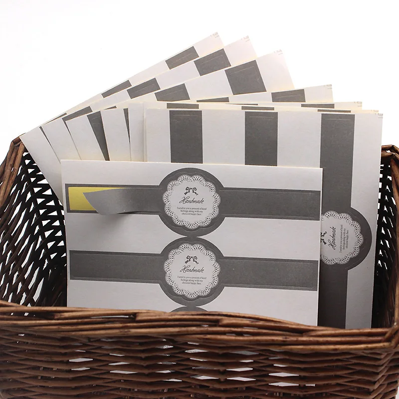 30pcs Handmade Self-Adhesive Seal Stickers for Gift Tins, Boxes, Bags – Decorative Labels for DIY Crafts, Party Packaging, Bakery Wrapping, Envelope Sealing, Thank You Tag Decor