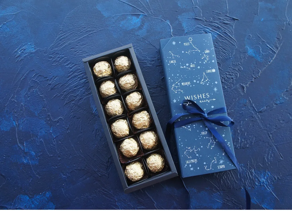 Chocolate Paper Gift Box – Perfect for Valentine's Day, Christmas, Birthdays, and Parties. Ideal for packing chocolates, small gifts, or treats with a festive and elegant presentation design. 2