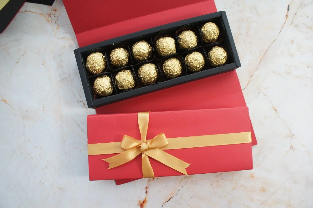 Chocolate Paper Gift Box – Perfect for Valentine's Day, Christmas, Birthdays, and Parties. Ideal for packing chocolates, small gifts, or treats with a festive and elegant presentation design. 12