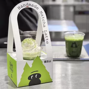 Disposable Kraft Paper Cups with Dome Lids – Eco-Friendly Hot & Cold Beverage Cups for Coffee, Milk Tea, Juice – Leakproof Takeout To-Go Cups for Café, Restaurant, Party – Customizable Logo