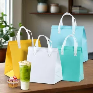 Reusable Insulated Food Delivery Bag – Non-Woven Thermal Takeout Bag with Aluminum Foil Lining & Handle – Keeps Food Warm or Cold – Custom Logo Available – Multiple Sizes – In Stock