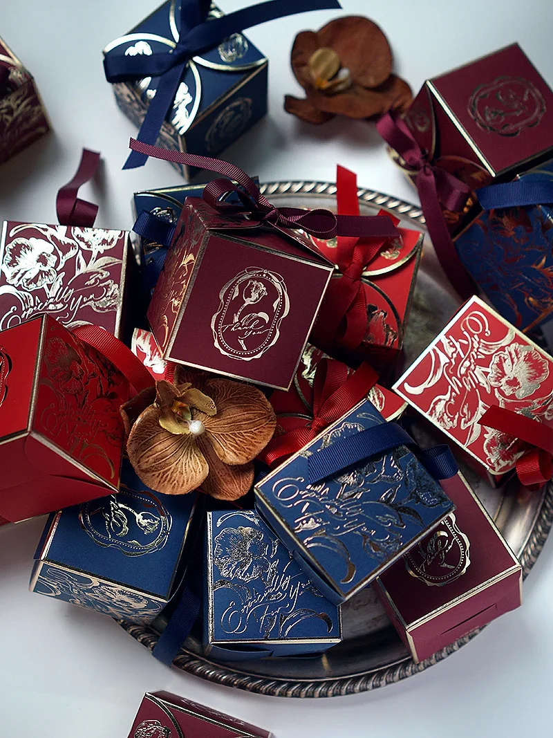 Exquisite Square Gold Gift Boxes – Printed Tulip Candy Packaging with Ribbon, Perfect for Party Decorations, Weddings, Baby Showers, and Gift Giving. Elegant Design for Sweets, Jewelry, or Favors. 6