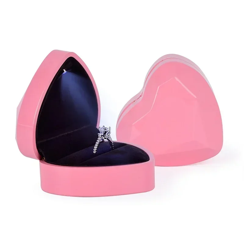 Creative Heart-Shaped LED Light Jewelry Box – Elegant Velvet Ring & Pendant Case with Built-In Light for Proposal, Engagement, Confession, Wedding, Anniversary, or Gift - 图片 4
