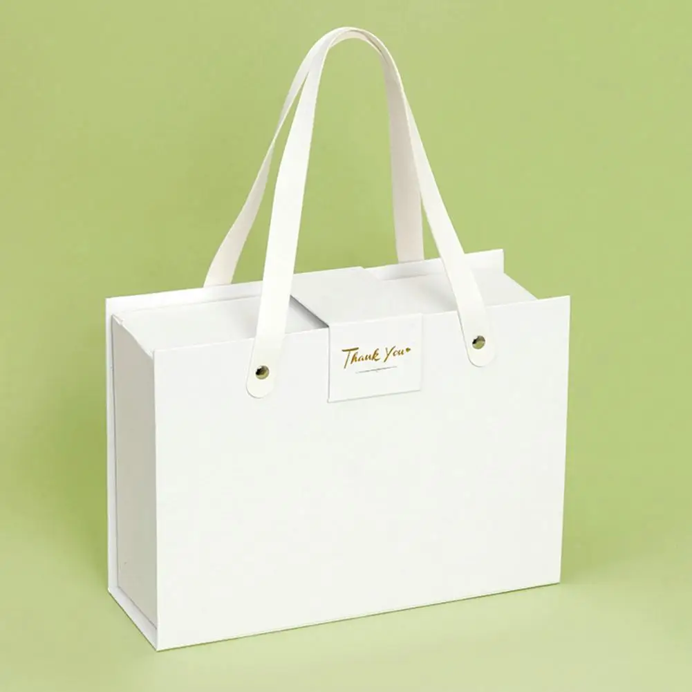 Flap Folding Gift Box with Hidden Magnetic Closure and Durable Handle – Rectangular handheld box perfect for Tanabata, weddings, birthdays, or elegant gift packaging. Stylish, sturdy, and reusable. 4