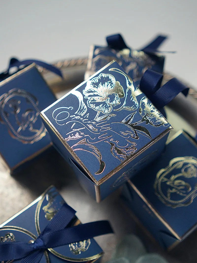 Exquisite Square Gold Gift Boxes – Printed Tulip Candy Packaging with Ribbon, Perfect for Party Decorations, Weddings, Baby Showers, and Gift Giving. Elegant Design for Sweets, Jewelry, or Favors. 9