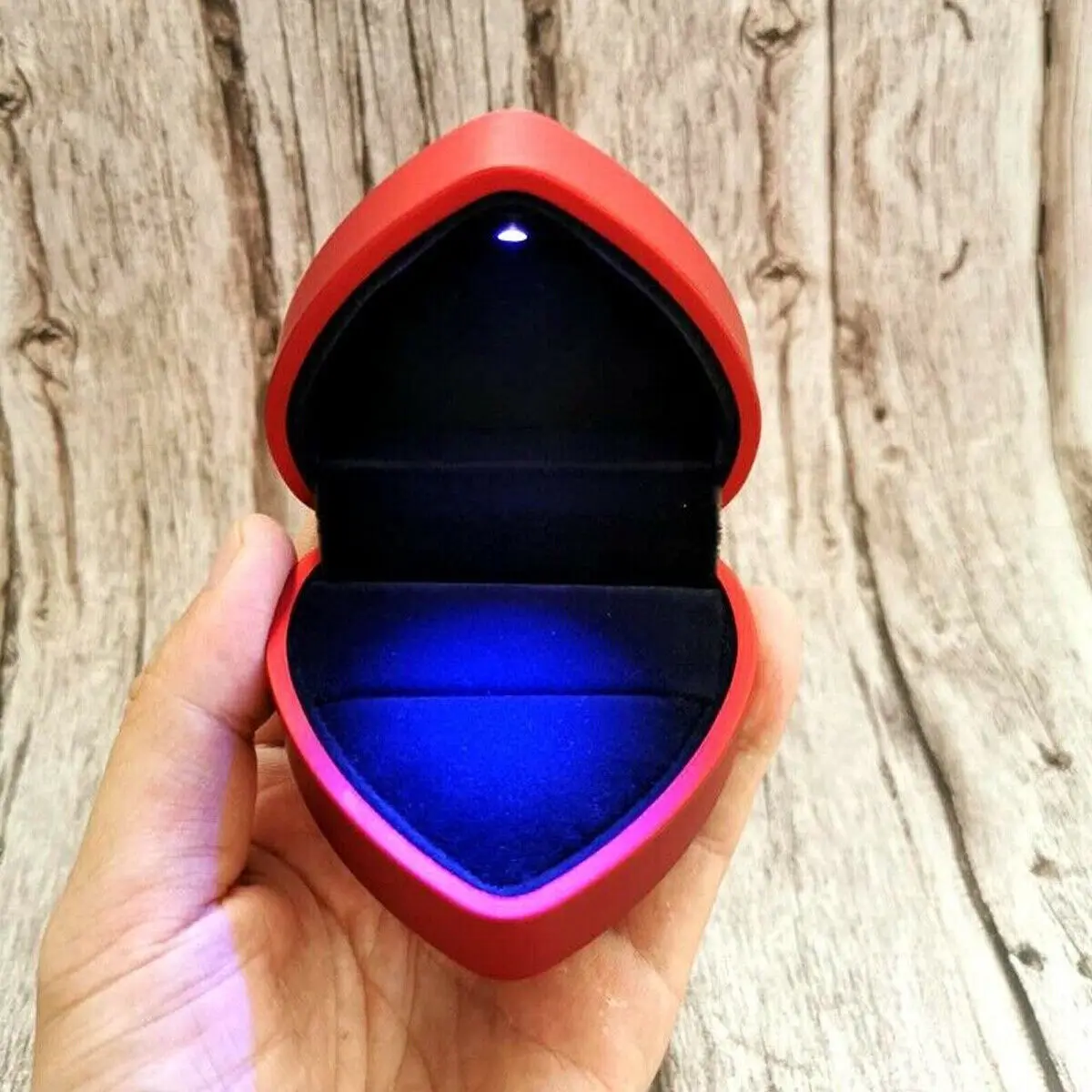 Luxury Heart-Shaped LED Light Ring Box – Elegant Velvet Display Case for Ring or Pendant with Built-in Light – Perfect for Wedding, Proposal, Engagement, Anniversary, Birthday, or Gift-Giving 3