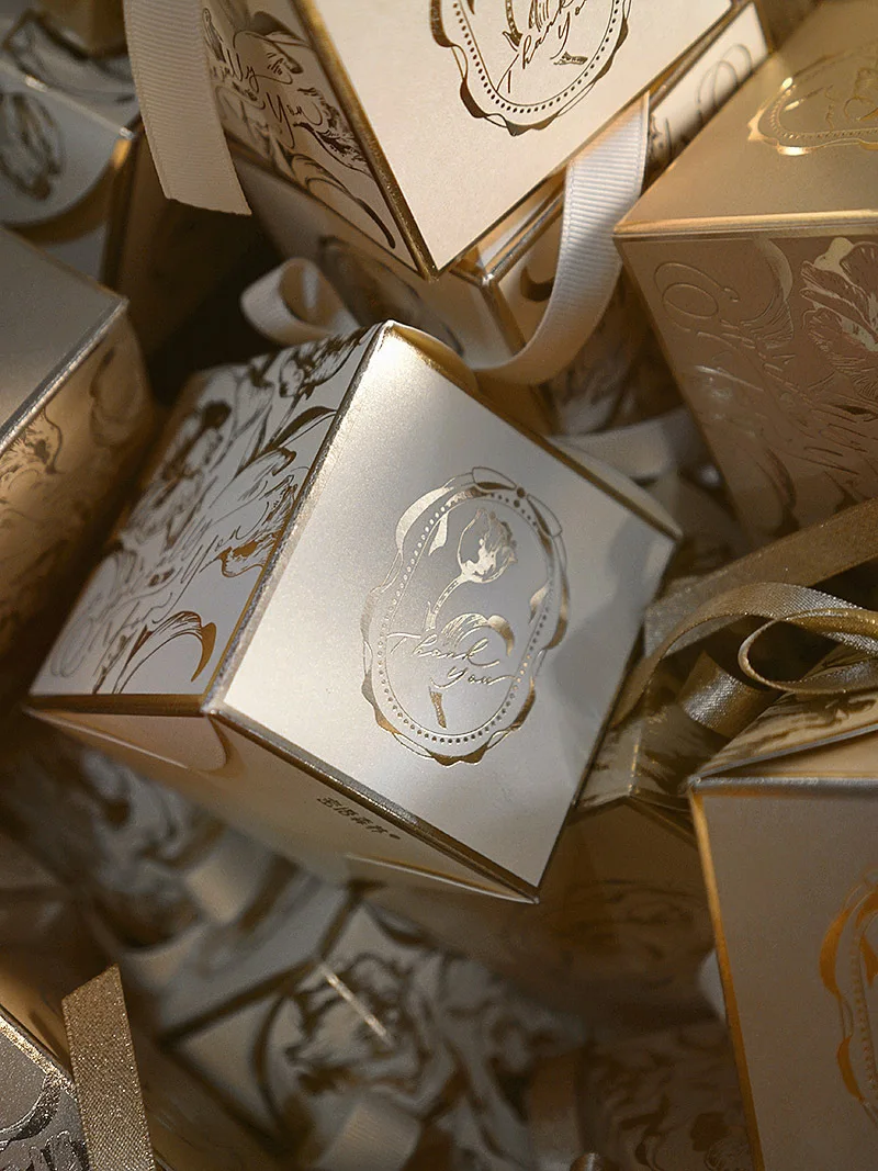 Exquisite Square Gold Gift Boxes – Printed Tulip Candy Packaging with Ribbon, Perfect for Party Decorations, Weddings, Baby Showers, and Gift Giving. Elegant Design for Sweets, Jewelry, or Favors. 4