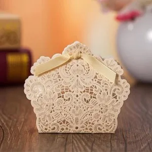 Laser-cut hollow lace flower candy box in Navy, White, Gold, or Blue. Elegant DIY favor box perfect for weddings, baby showers, parties, and gifts. Stylish, sturdy, and ideal for candy or small treats. - 图片 8