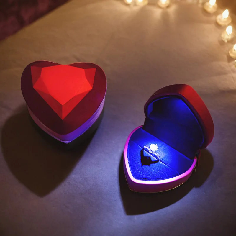 Luxury Heart-Shaped LED Light Ring Box – Elegant Velvet Display Case for Ring or Pendant with Built-in Light – Perfect for Wedding, Proposal, Engagement, Anniversary, Birthday, or Gift-Giving - 图片 8