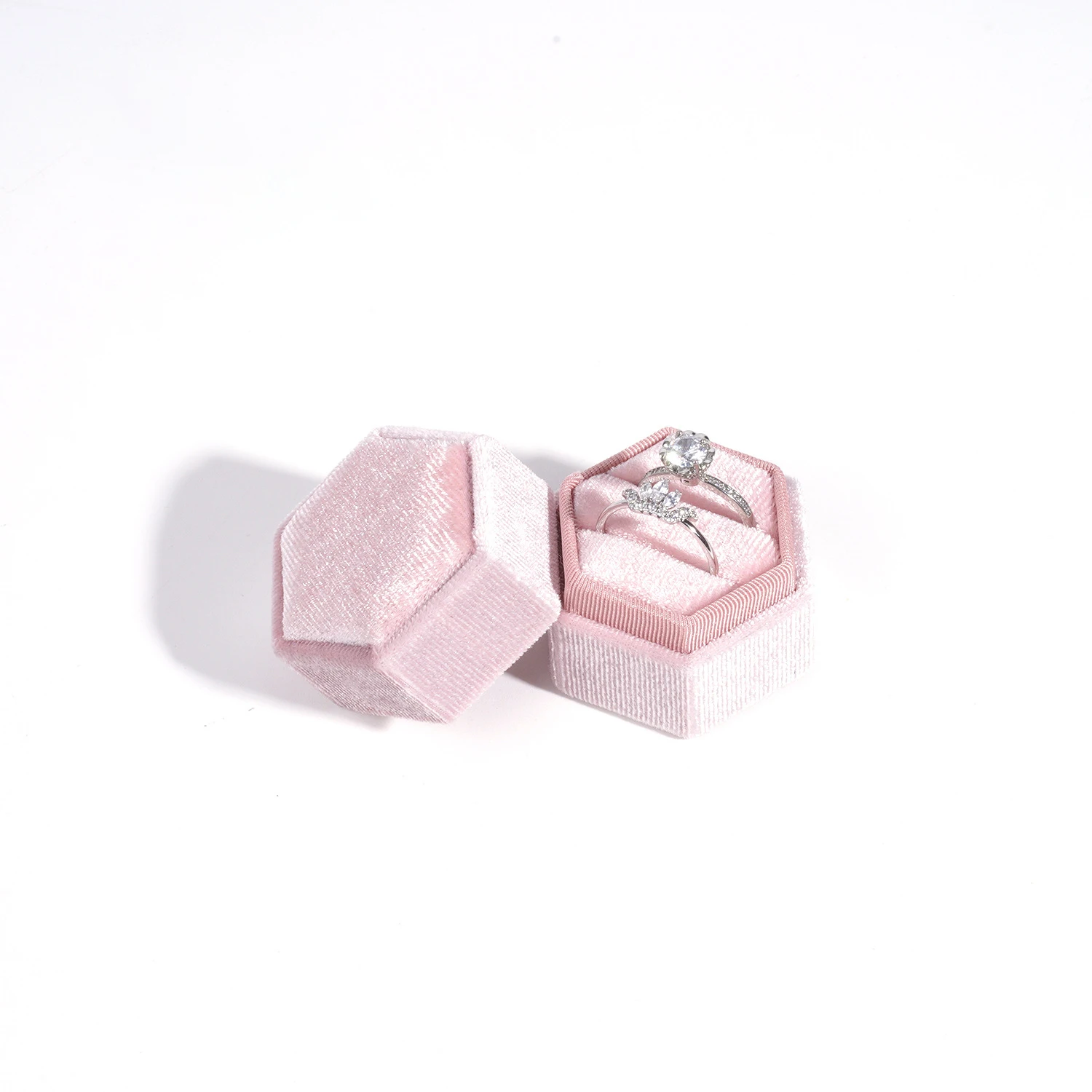 Vintage Hexagon Velvet Jewelry Box – Double Ring Holder, Elegant Empty Case for Engagement, Wedding Ceremony, Valentine's Day Gift Organizer, Luxurious Ring Display Case - 图片 16