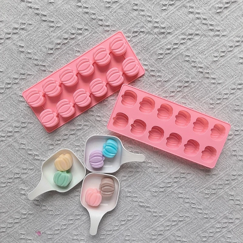 1pc 12-Cavity Pumpkin Shaped Silicone Mold for DIY Biscuits, Candy, Chocolate, Desserts, Cake Decoration, and Kitchen Baking, Flexible Food-Grade Non-Stick Mold for Creative Home Baking, Party Treats, and Holiday Desserts - 图片 4