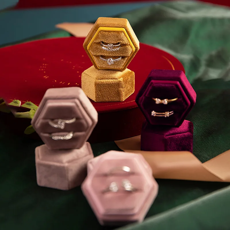 Vintage Hexagon Velvet Jewelry Box – Double Ring Holder, Elegant Empty Case for Engagement, Wedding Ceremony, Valentine's Day Gift Organizer, Luxurious Ring Display Case - 图片 2