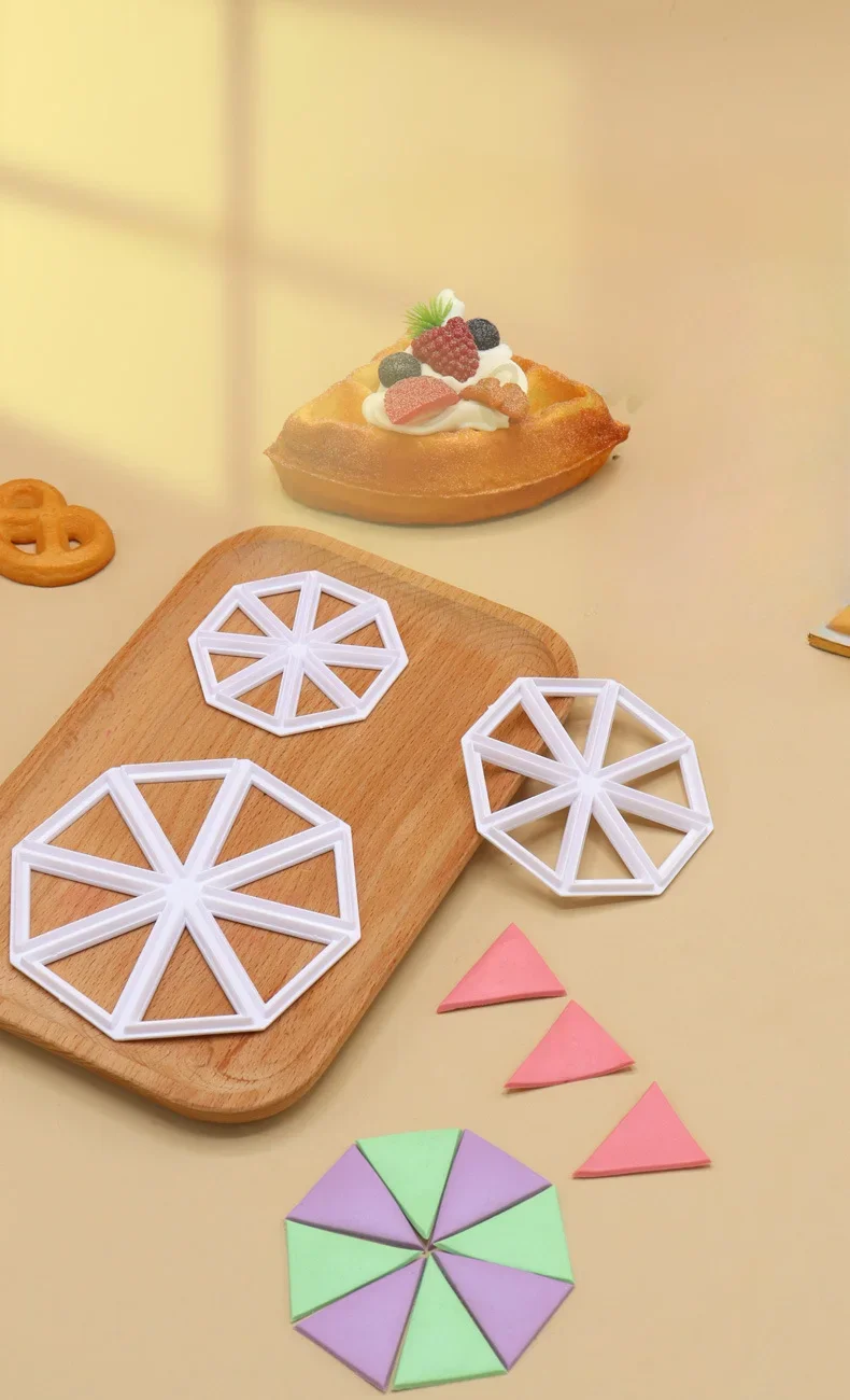 3Pcs Fondant Cake Mold Set – Triangle Flag Shape Cookie Cutters and Biscuit Stamps for Baking, Cake Decorating, Sugarcraft, Pastry Tools, and DIY Kitchen Accessories