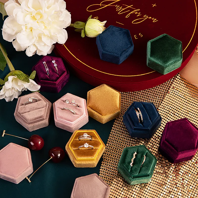 Vintage Hexagon Velvet Jewelry Box – Double Ring Holder, Elegant Empty Case for Engagement, Wedding Ceremony, Valentine's Day Gift Organizer, Luxurious Ring Display Case