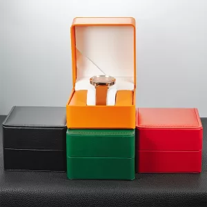 Black Single Watch Gift Box with Soft Pillow, PU Leather Wristwatch Case Organizer for Men, Clamshell Design Watch Holder, Elegant Protective Storage Box for Travel, Home, and Gift Presentation