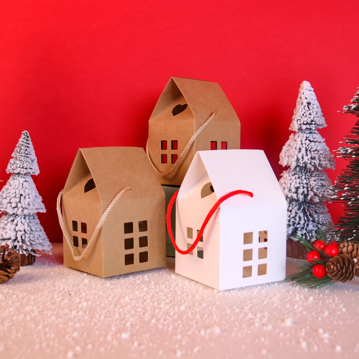 5/10PCS Christmas House Shape Candy Boxes – Kraft Paper Gift Wrapping Boxes for Cookies, Chocolates, Treats, Holiday Packaging Bags, Xmas Party Supplies, New Year Decorations and Gift Packaging - 图片 4