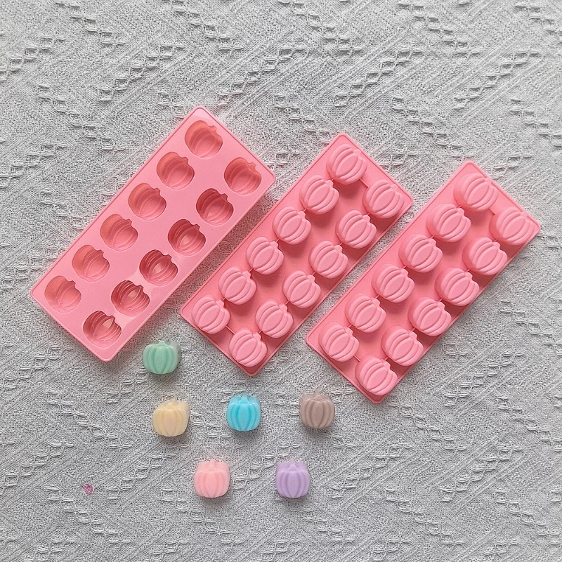 1pc 12-Cavity Pumpkin Shaped Silicone Mold for DIY Biscuits, Candy, Chocolate, Desserts, Cake Decoration, and Kitchen Baking, Flexible Food-Grade Non-Stick Mold for Creative Home Baking, Party Treats, and Holiday Desserts - 图片 3