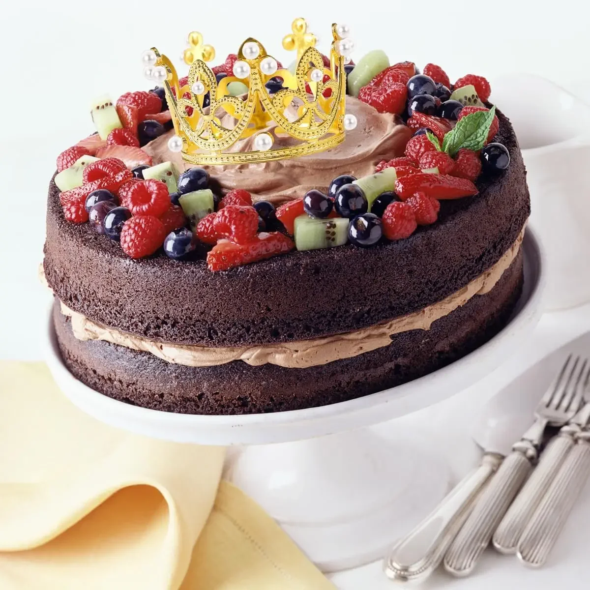 5/25Pcs Mini Golden Plastic Crowns for Craft Decoration, Cake Decor, Princess Queen Crown Party Supplies, Wedding Favor Accessories, Pearl Embellished Mini Crowns for Birthday, DIY and Event Decoration - 图片 4