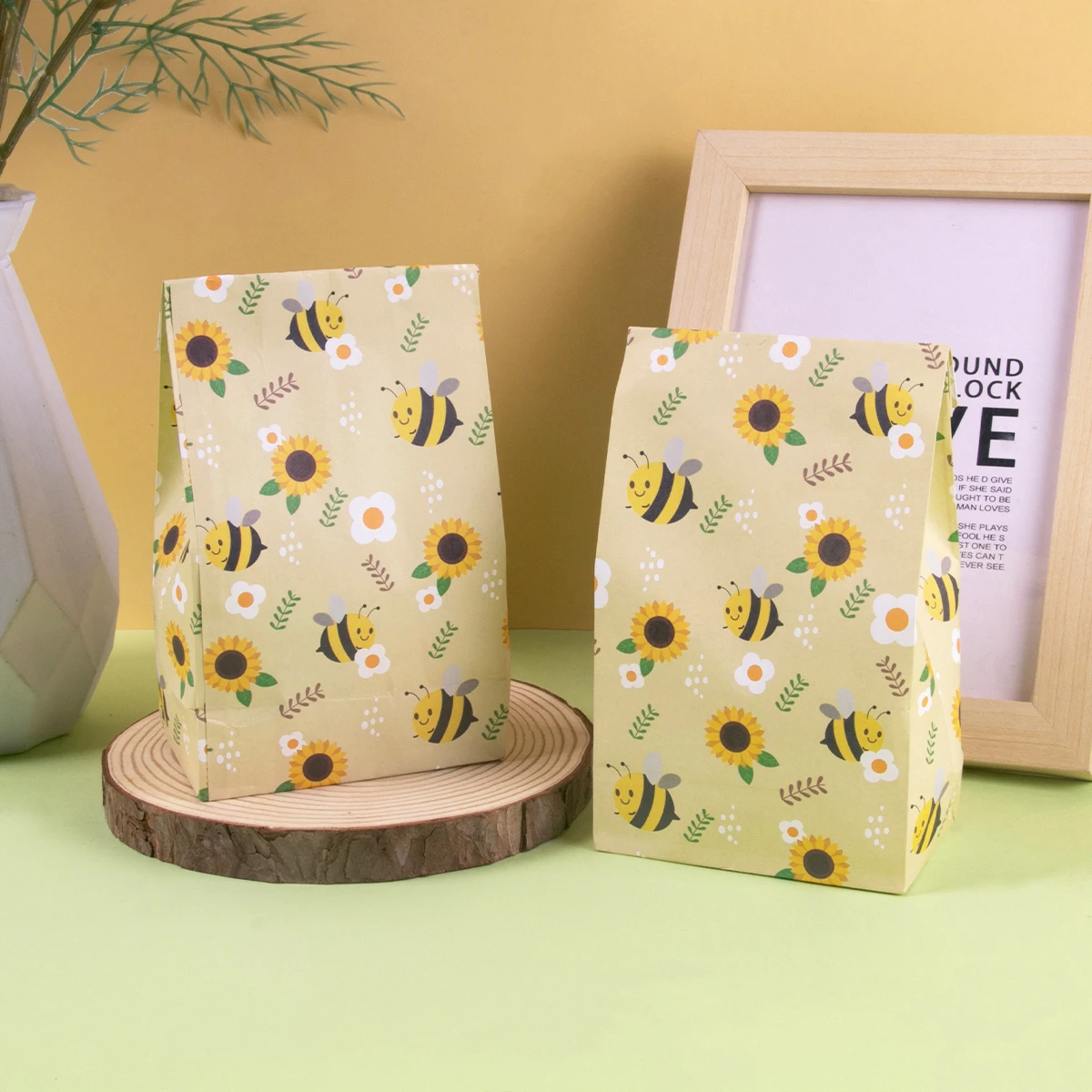 10/20PCS Yellow Bee Gift Bags – Cute Bee and Sunflower Print Paper Bags for Birthday Parties, Summer Parties, Candy Bags, Kid Gifts, and Party Packing Supplies 6