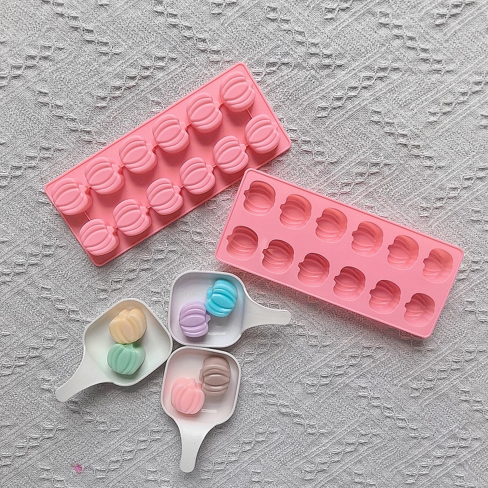 1pc 12-Cavity Pumpkin Shaped Silicone Mold for DIY Biscuits, Candy, Chocolate, Desserts, Cake Decoration, and Kitchen Baking, Flexible Food-Grade Non-Stick Mold for Creative Home Baking, Party Treats, and Holiday Desserts