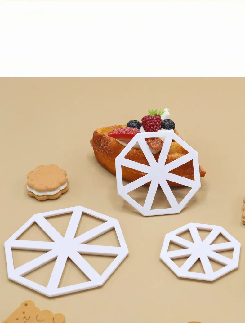 3Pcs Fondant Cake Mold Set – Triangle Flag Shape Cookie Cutters and Biscuit Stamps for Baking, Cake Decorating, Sugarcraft, Pastry Tools, and DIY Kitchen Accessories