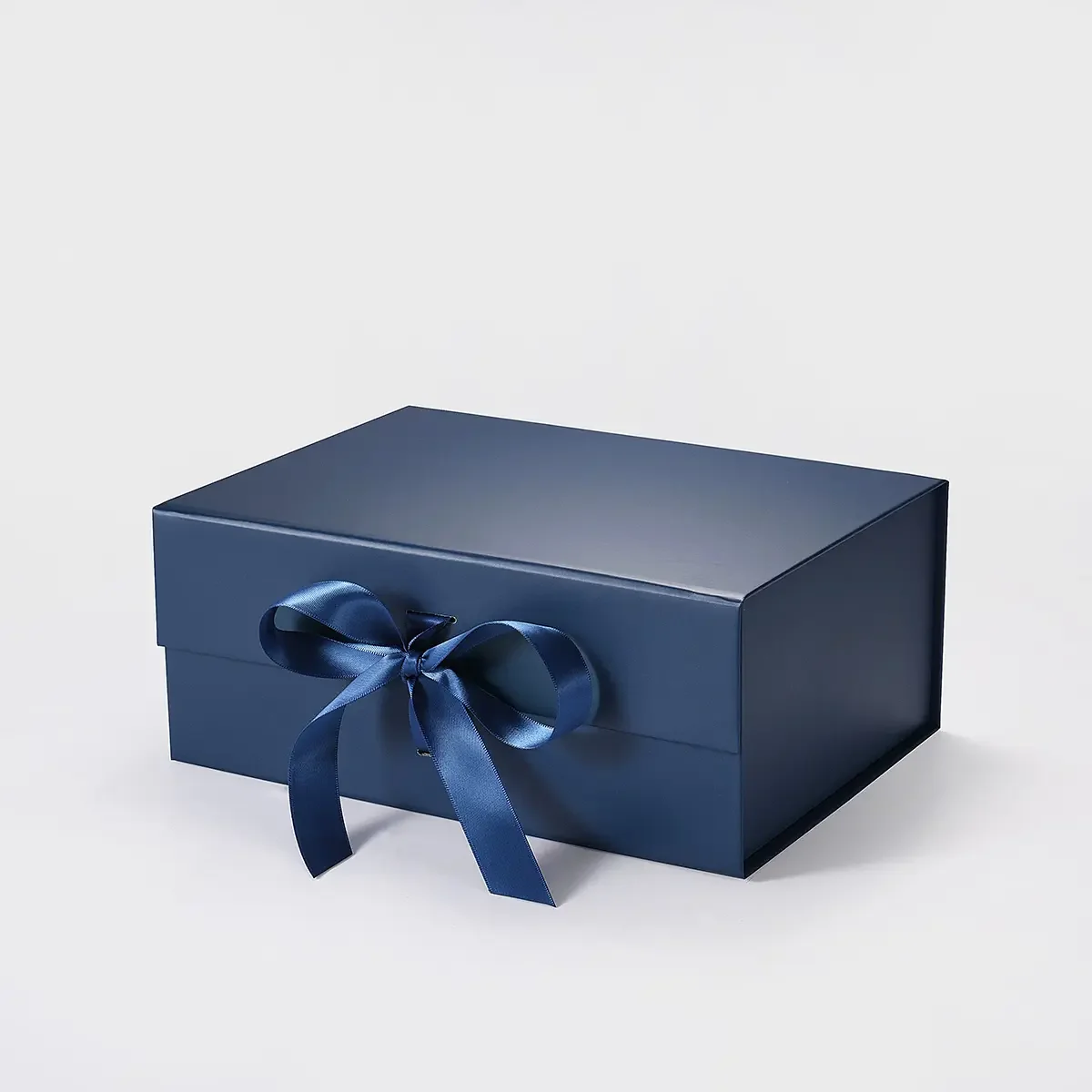 A5 Deep Luxury Magnetic Closure Gift Box – Custom Logo Rigid Packaging with Half Magnetic Flap, Matte Lamination, Eco-Friendly Foldable Design for Wedding, Birthday, and Business Gift Presentation - 图片 2