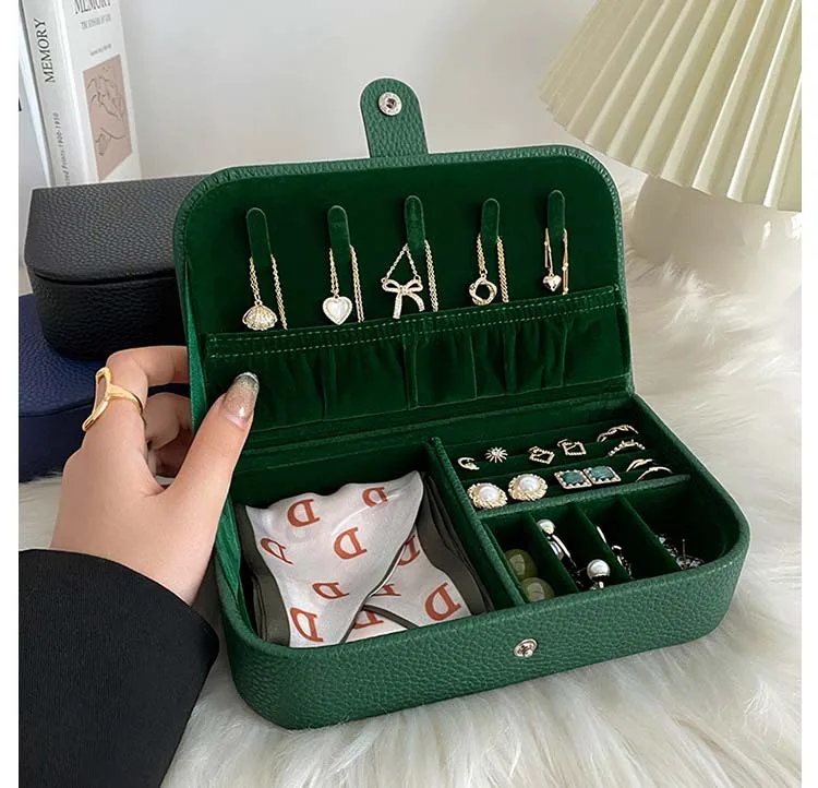 Travel Jewelry Organizer 💼 PU Leather Box – Portable Jewelry Storage Case for Earrings, Rings, Necklaces – Compact Women’s Jewelry Holder – Multi-Functional Travel Jewelry Display & Storage Solution – Elegant, Lightweight, and Durable 2