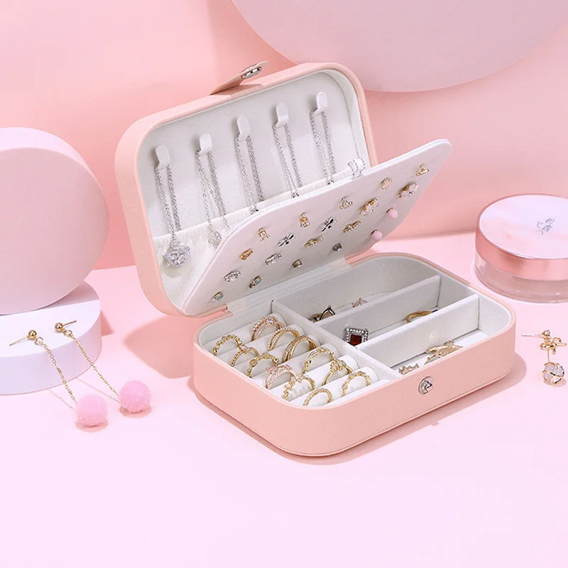 Travel Jewelry Organizer 💍 Trendy Portable Jewelry Box – Leather Travel Jewelry Organizer with Zipper & Button – Compact Display Storage Case for Earrings, Rings, Necklaces, Bracelets – Ideal Gift Joyero Estuche de Joyas