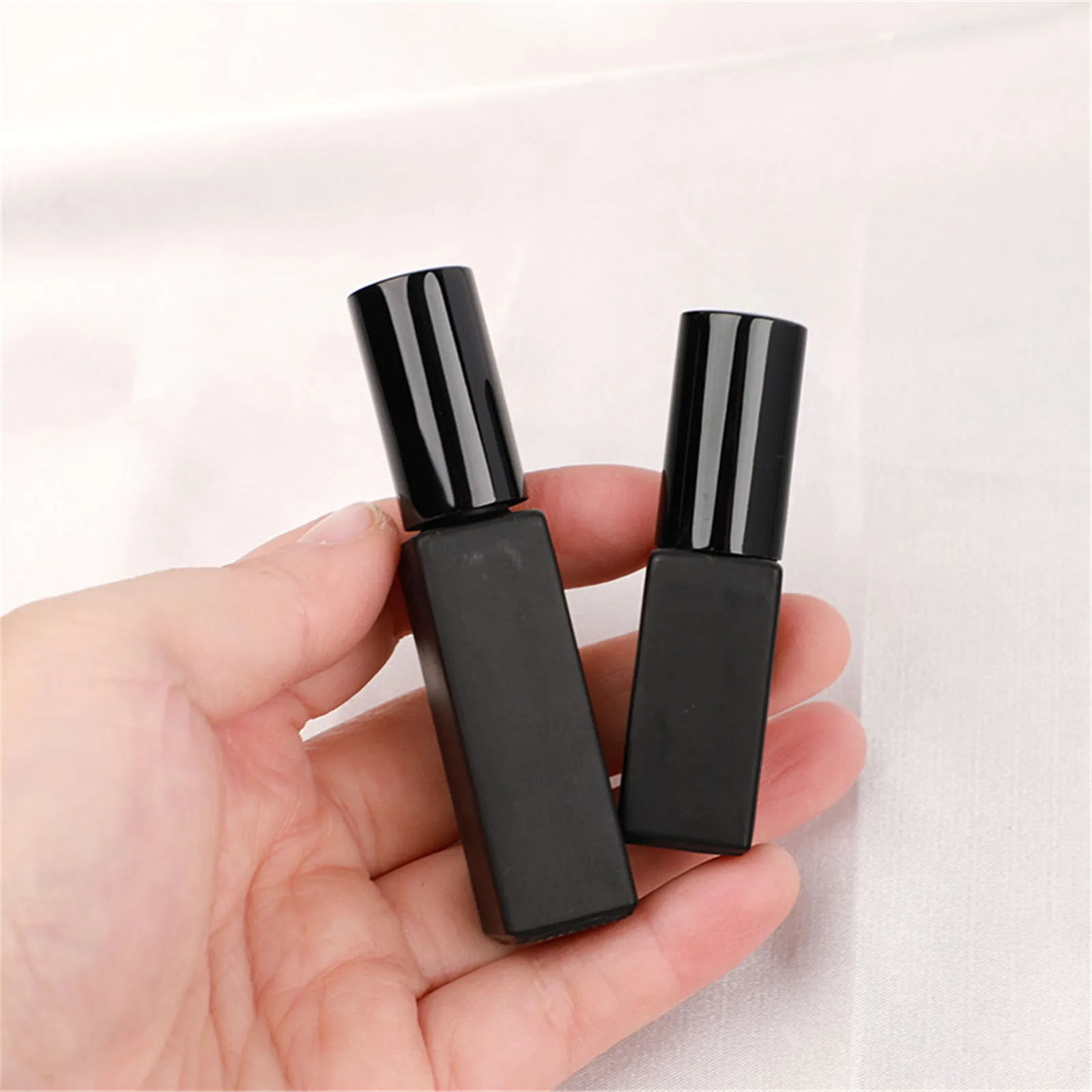 5ml 10ml Mini Black Glass Perfume Bottle Refillable Travel Atomizer, Portable Cosmetic Sub-Bottle for Perfume, Essential Oils, Sample Container, Empty Spray Vial for Handbag, Festival, DIY Fragrance, Slim Matte Design 5ml 10ml Mini Black Glass Perfume Bottle Refillable Travel Atomizer, Portable Cosmetic Sub-Bottle for Perfume, Essential Oils, Sample Container, Empty Spray Vial for Handbag, Festival, DIY Fragrance, Slim Matte Design