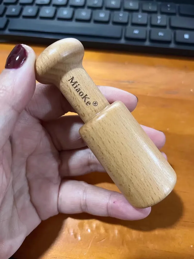 5PCS 50ML Premium Refillable Glass Perfume Bottles, Empty Spray Containers with Elegant Wood Caps, Crimp Neck Bayonet Atomizer Bottles for Travel, Cosmetic Display, Boutique Retail and Luxury Gift Packaging - 图片 5