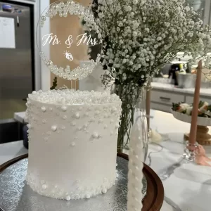 Mr and Mrs Cake Topper Acrylic Bride and Groom Sign with Simulated Diamonds and Pearls, Wedding Engagement Party Cake Decoration Supplies