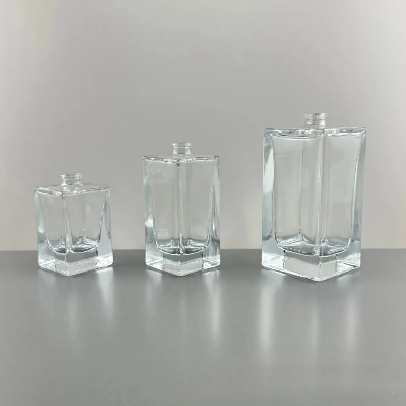 Luxury White Crystal Glass Perfume Bottles for Cosmetics, Fine Mist Spray Refillable Containers, Elegant Empty Bottled Design for Essential Oils, Colognes, Makeup, Fragrance Storage or Travel Use - 图片 5