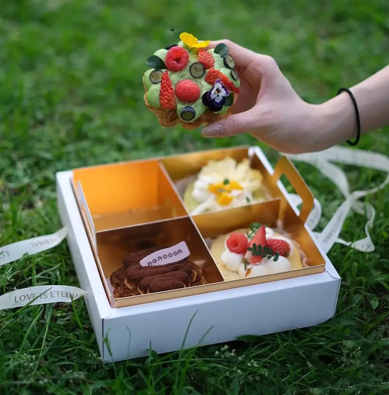 Transparent Four-Grid Dessert Cake Box 4 Compartments Clear Pastry Packaging Container for Mousse, Cupcakes, Cookies, Afternoon Tea, Picnic, Takeaway, Bakery, Party, Home Kitchen Sweet Treat Storage Transparent Four-Grid Dessert Cake Box 4 Compartments Clear Pastry Packaging Container for Mousse, Cupcakes, Cookies, Afternoon Tea, Picnic, Takeaway, Bakery, Party, Home Kitchen Sweet Treat Storage 2