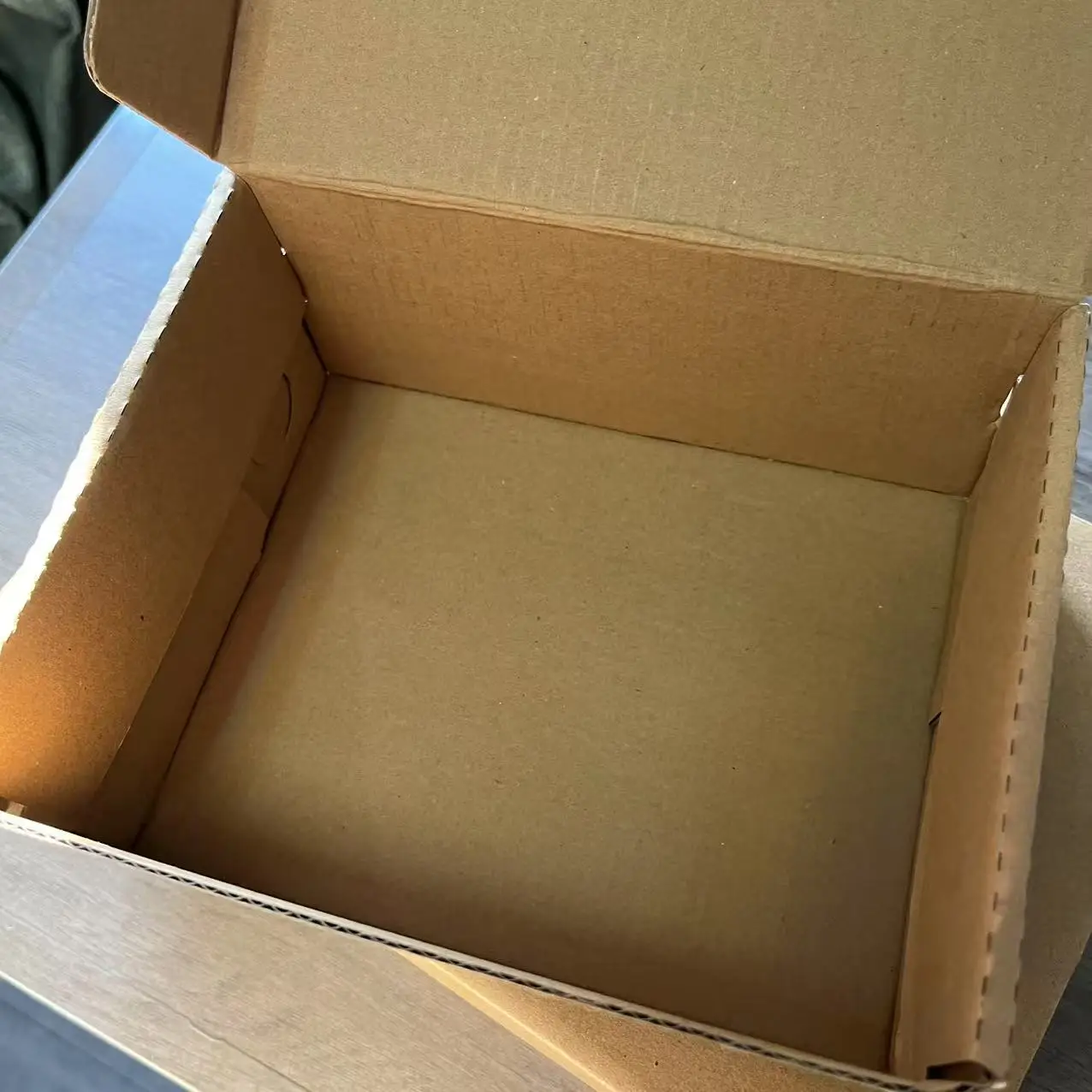 5Pcs Brown Cardboard Paper Shoes Boxes for Transport and Shipping, Large Size Courier Boxes, Extremely Hard Corrugated Packaging, Easy Fold Design, Ideal for Wigs, Footwear, and Heavy-Duty Packaging - 图片 6