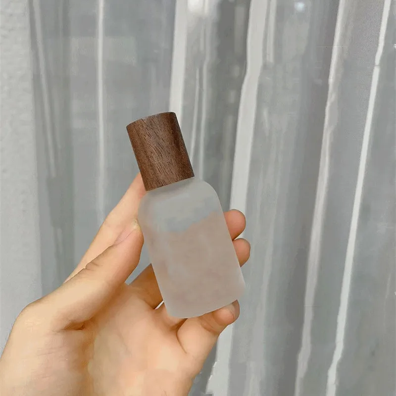 10pcs 30/50ml Frosted Glass Perfume Bottles – Refillable Screw Wooden Lid Atomizer Containers, Fine Mist Spray Dispensers for Fragrance, Essential Oils, Cosmetic Liquids, Travel or DIY Storage - 图片 7