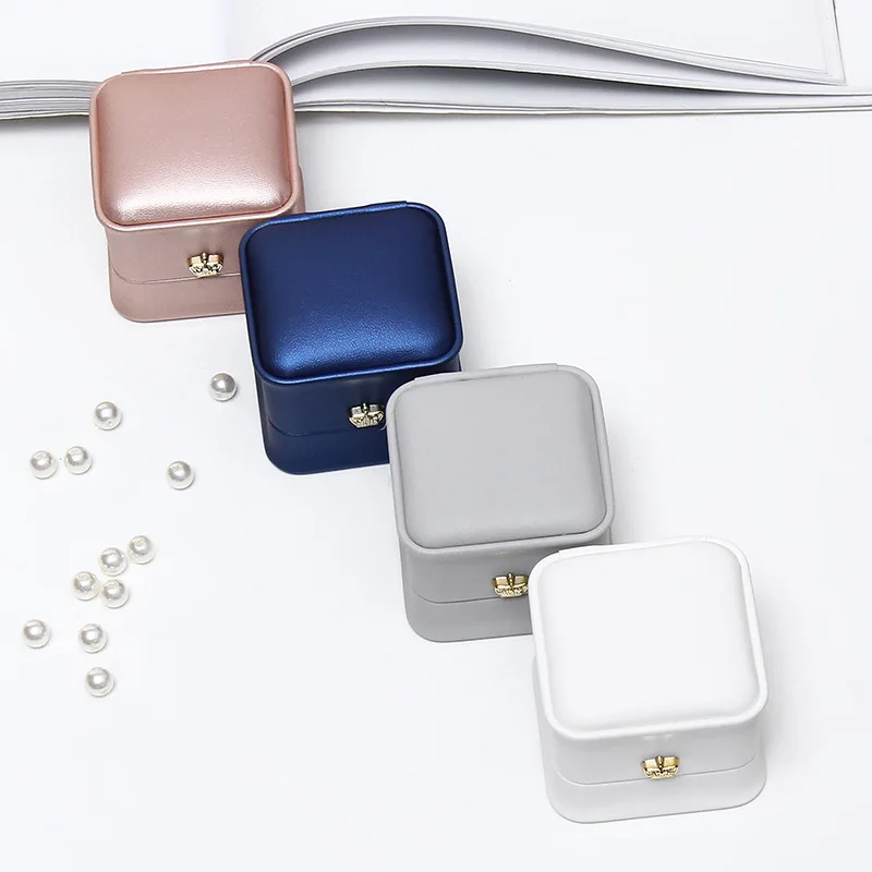 1Pcs Fashion Ring Jewelry Box PU Crown Buckle Design | Luxury Wedding Gift Packaging Box 5.8×5.8×4.5cm in Rose Gold, Navy Blue, Green, White | Elegant Jewelry Organizer