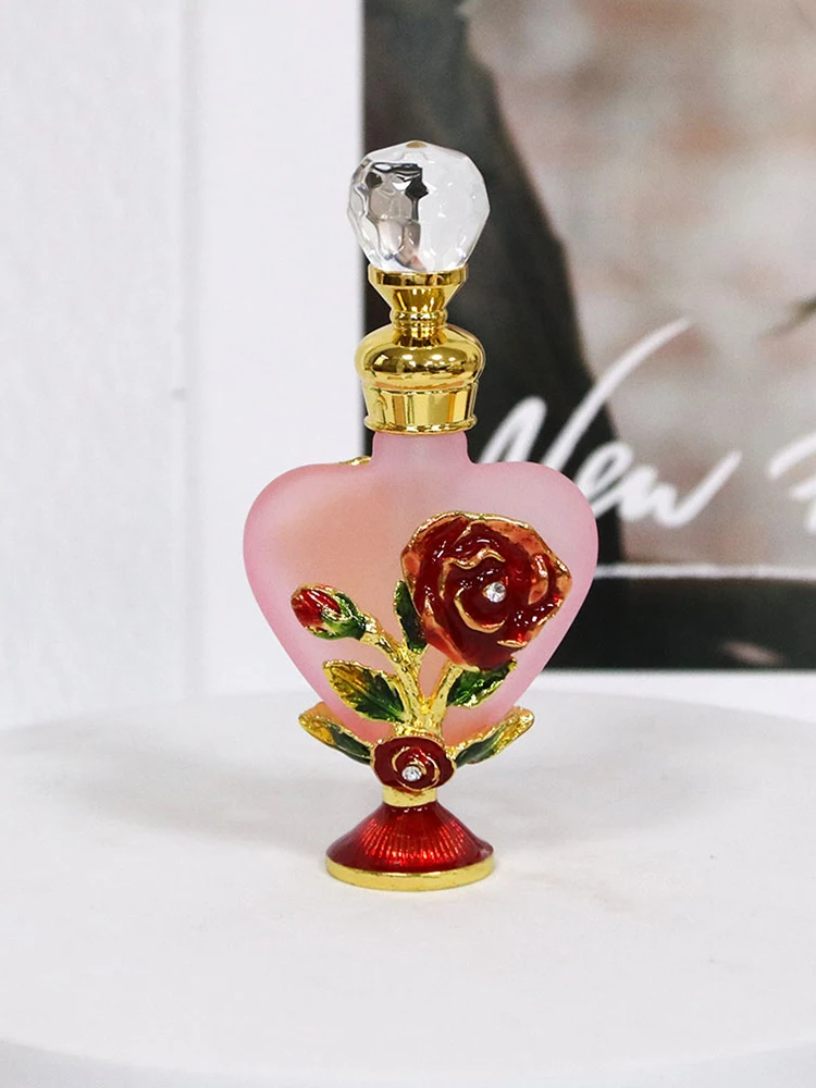 10ml Luxury Rose Flower Glass Bottle with Metal Copper Cap and Stainless Steel Insert – Elegant Heart-Shaped Refillable Container for Essential Oils, Serums, Boutique Packaging, Travel and Gift Presentation - 图片 8