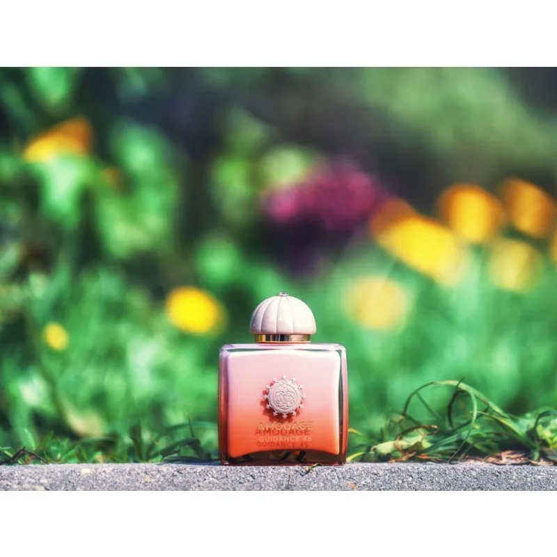 Luxury Perfume Bottle with Elegant Gift Box – Crystal Glass Spray Container with Satin-Lined Rigid Packaging, Weighted Base for Display, Travel, and Premium Gifting 5