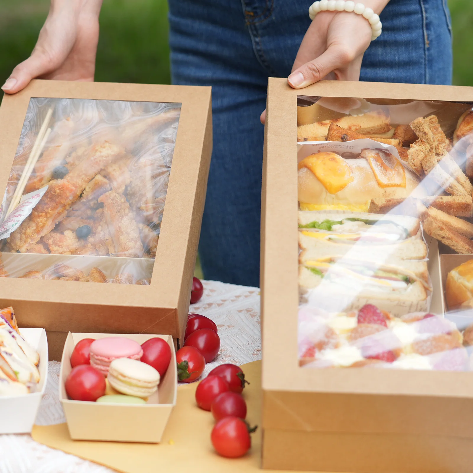 2pcs Picnic Kraft Paper Cake Boxes with Clear Windows, Multipurpose Dessert, Fruit and Food Packaging Containers, Takeaway, Home Kitchen, Party, Event, Buffet, BBQ, Picnic Storage and Carry Box - 图片 2