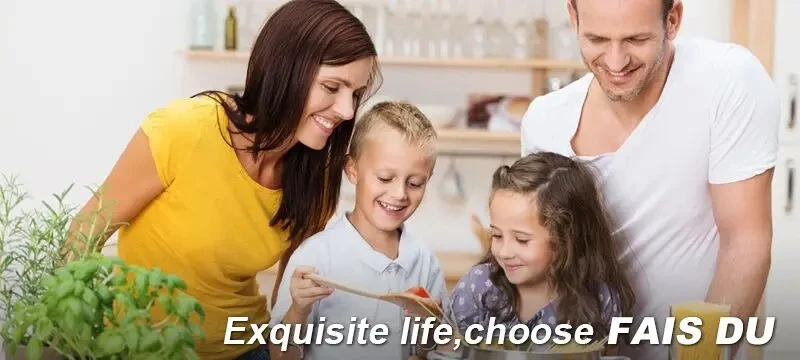 20pcs Christmas-Themed Greaseproof Deli Paper Sheets for Sandwiches, Burgers, Fries, and Snacks – Food-Grade Eco-Friendly Basket Liners for Holiday Parties, Baking, and Festive Food Presentation