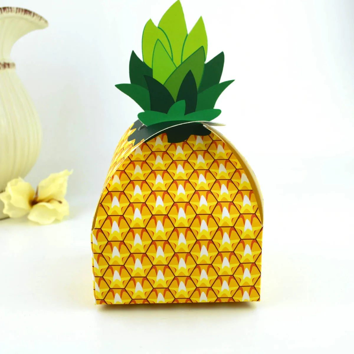 5/10/20pcs Pineapple Shaped Cardboard Candy Boxes, Fun Hawaiian Luau Party Favor Packaging, Summer-Themed Gift Boxes for Birthday, Wedding, Kids or Beach Party Decorations, Factory Direct Supply