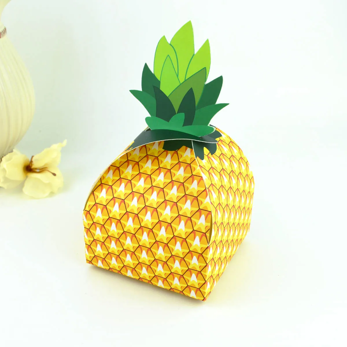 5/10/20pcs Pineapple Shaped Cardboard Candy Boxes, Fun Hawaiian Luau Party Favor Packaging, Summer-Themed Gift Boxes for Birthday, Wedding, Kids or Beach Party Decorations, Factory Direct Supply