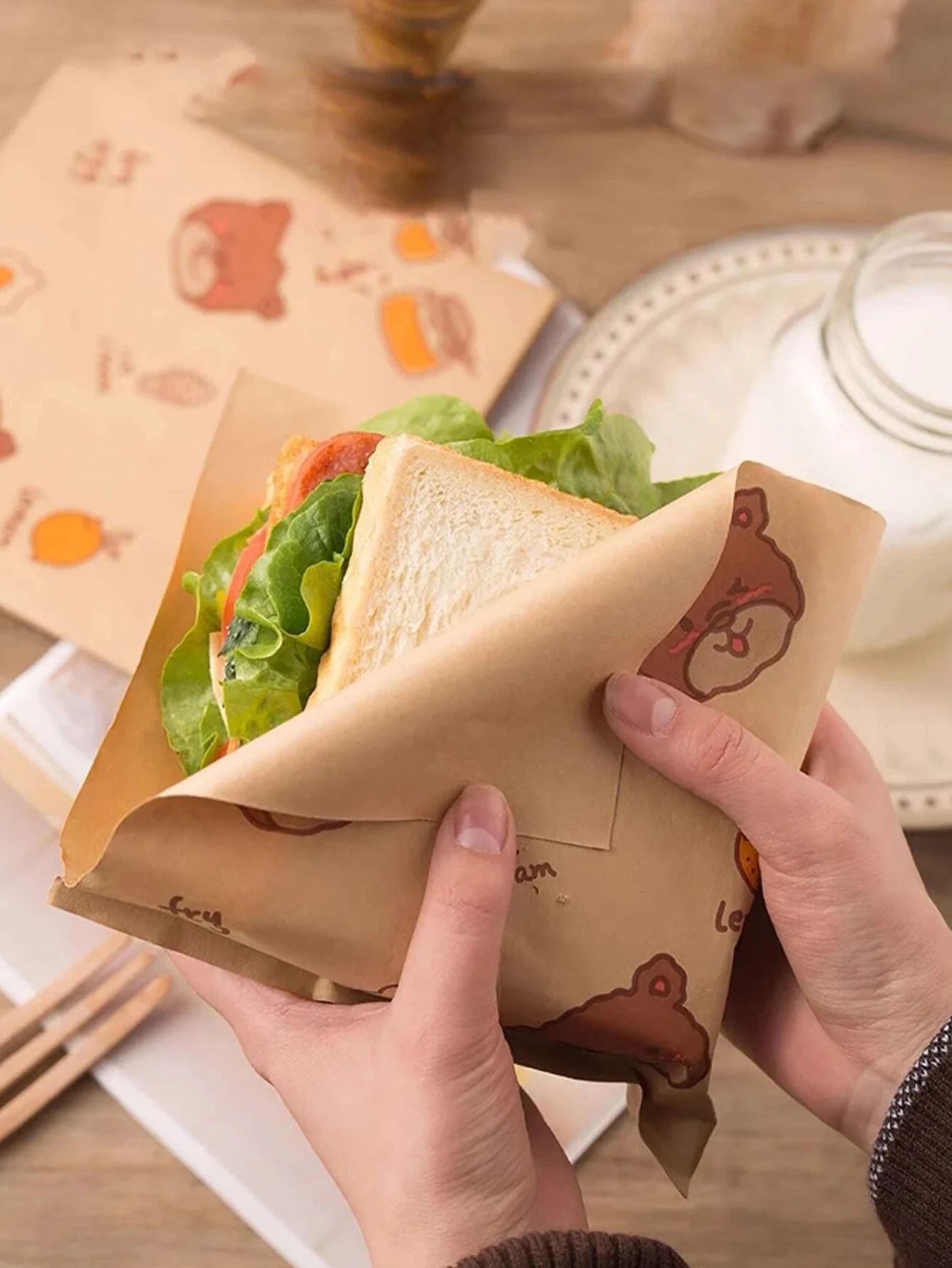 50PCS Grease-Resistant Kraft Paper Food Wrapping Sheets – Oil-Proof Sandwich, Burger, Fries, Toast & Fried Food Liners – Cute Bear Print Party Disposable Paper Mats for Home, Restaurant, Bakery 19