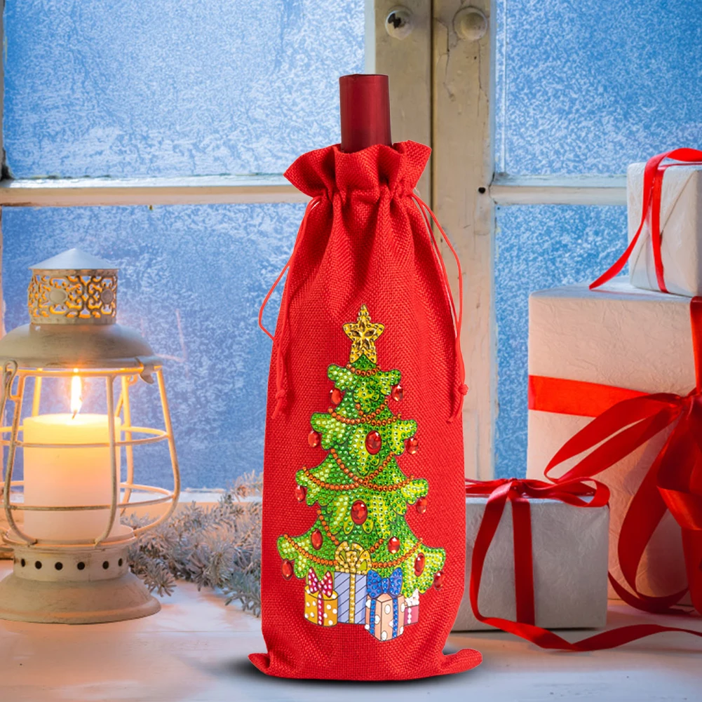 Christmas 5D Diamond Art Wine Gift Bag – DIY Rhinestone Drawstring Linen Bottle Cover, Festive Burlap Packaging for Holiday Parties, Santa Pattern Reusable Wine Bag for Crafts & Gifting - 图片 4