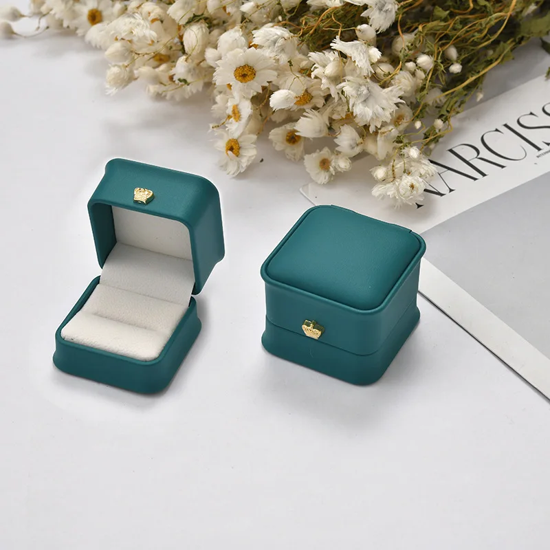 1Pcs Fashion Ring Jewelry Box PU Crown Buckle Design | Luxury Wedding Gift Packaging Box 5.8×5.8×4.5cm in Rose Gold, Navy Blue, Green, White | Elegant Jewelry Organizer 6