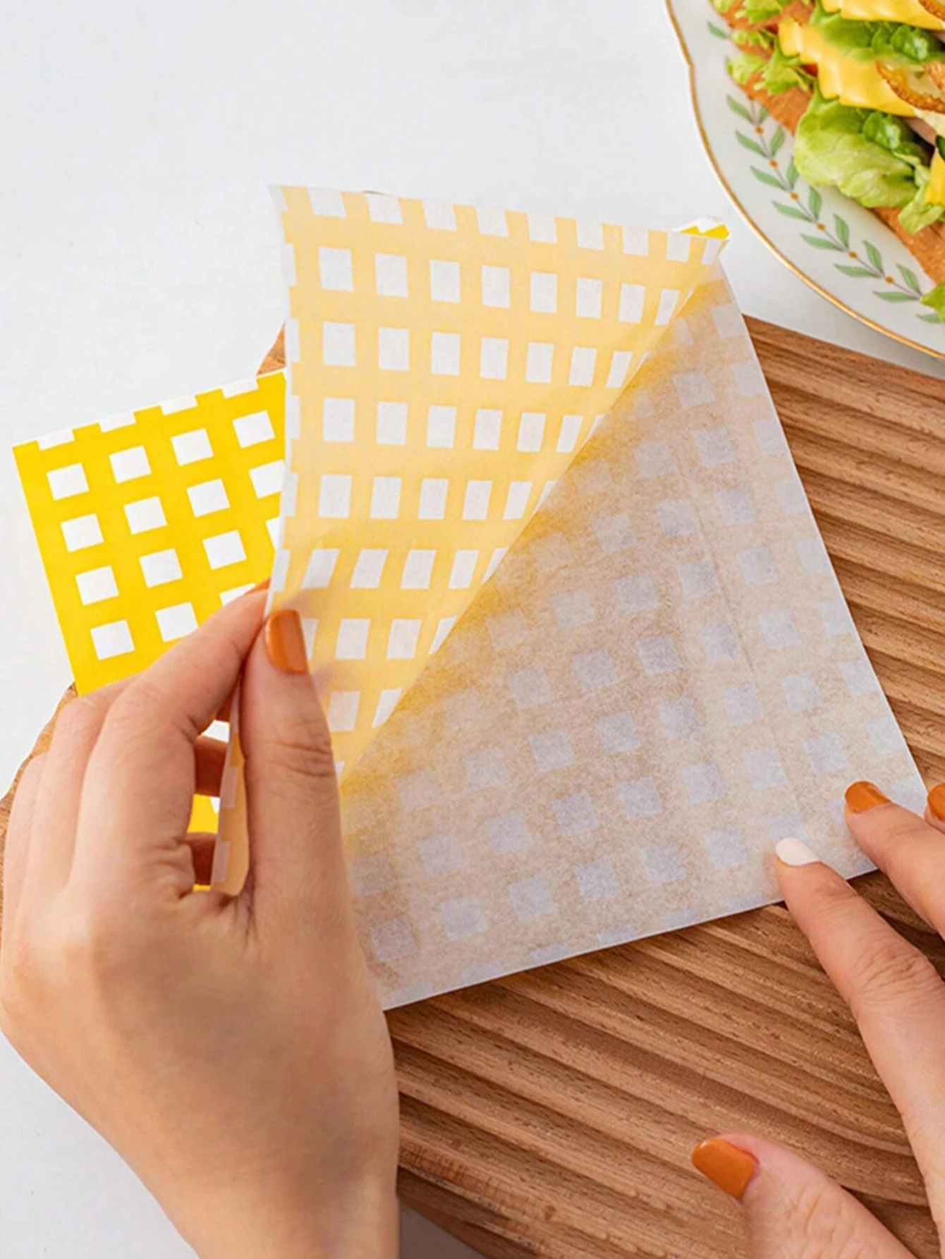 50PCS Grease-Resistant Kraft Paper Food Wrapping Sheets – Oil-Proof Sandwich, Burger, Fries, Toast & Fried Food Liners – Cute Bear Print Party Disposable Paper Mats for Home, Restaurant, Bakery 10