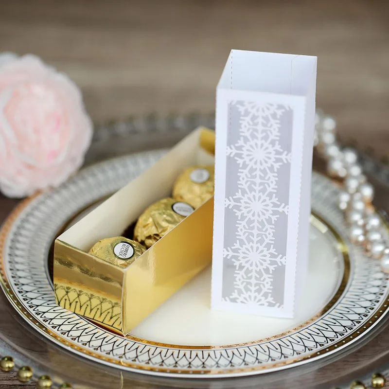 50Pcs Laser Cut Christmas Snowflake Packaging Gift Boxes, Drawer Style Candy Chocolate Box Favor, Pearl Paper Merry Christmas New Year Party Decoration Packaging Box with Pull Drawer Design 3